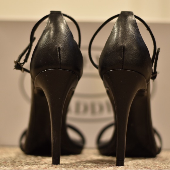 Black Stecy Steve Madden heels - Picture 4 of 7